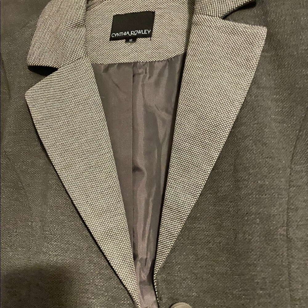 Gorgeous gray & white Cynthia Rowley blazer pleated back, medium button front!
